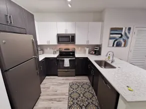 Downtown Apt w/ Pool, Gym, & Coworking Unit 330 - Image 3