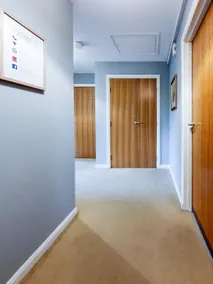 Modern 2-bed flat - Free Parking - Near Edinburgh - Image 5