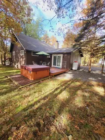 Bear Lair 1 Pet friendly,walking trails,hot tub - Image 2