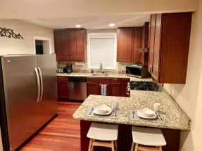 New! Home away from home 1700sq next to Old Town - Image 3