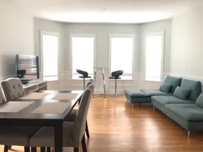 Luxurious House-Harvard/PorterT 4BR/4Bath, Parking - Image 3
