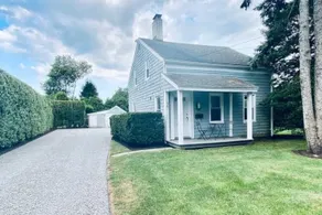 Village of Southampton Beach & Town Cottage - Image 2