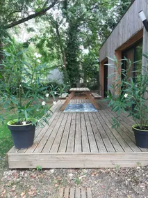 Air-conditioned riverside studio - shared pool - Image 4