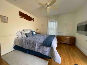 Mid-Island Suite for Ultimate Convenience - Image 2
