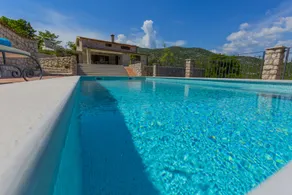 Rustic Villa Fragola with heated pool - Image 4