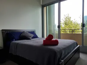 Entire 1 bed apartment with private balcony - Image 5