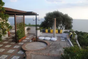 villa with swimming pool with 180° sea view - Image 4
