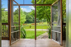 Fabulous Farmhouse near Clarksville, TN - Image 3