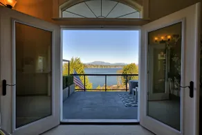 Endless Views @ This Elegant 5* Lake Stevens Home - Image 3