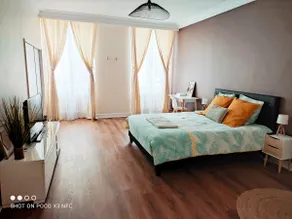 Very central, 4 bathrooms, 2 toilets. - Image 2