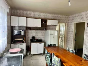 Nice house with parking included - Image 5