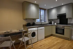 Recently renovated 2 bedroom annexe with open plan living room and kitchen. - Image 3