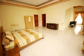 Batam Spacious Villa, 5BR up to 20pax, FREE WIFI - Image 5