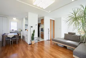 It is a two-story house, a stylish room where you can relax in a large space without the middle of the house.Free parking is included. - Image 4