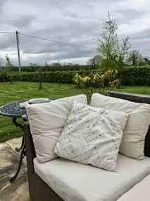 Spacious 4 Bed with high speed WiFi workspace - Image 4