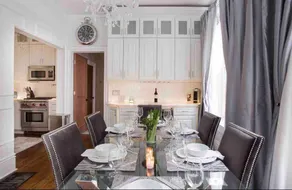 Opulent 3bdr2bth Old Town Luxury + Parking prmts - Image 3