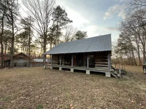 Brown Door Cabin - Image 4