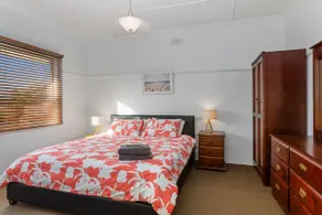 Montrose Beach House Pet-Friendly Free Wi-Fi - Image 4
