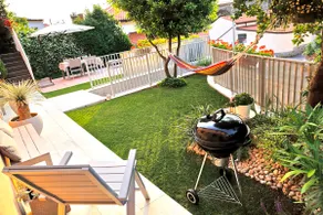 Apt in villa with private garden - Image 4