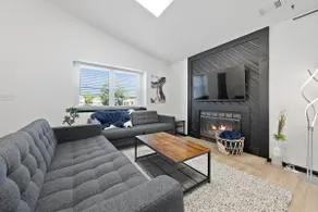 3 Bedroom Ranch Home w/ fenced back yard and deck.  - Image 2