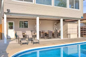Gorgeous Poolhouse! Spacious Family Home w/Sunroom - Image 2