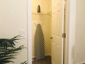 INDEPENDENT 4 Bdr Home Nr Downtown NO CLEANING FEE - Image 4