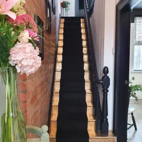 Stylish Victorian Townhouse on popular Ormeau Road - Image 2