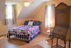 Day's End Cottage: Peaceful, Charming & Clean. No cleaning fee! - Image 5