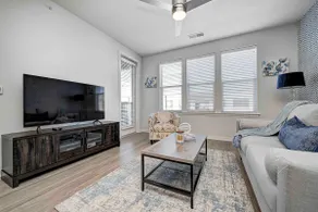 KING BED - 1BED/1BTH - LUXE - Image 5
