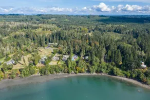 Waterfront Gamble Bay House +Seasonal Heated Pool - Image 3