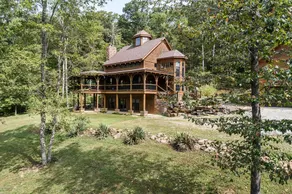 40-Acre Secluded Lakefront Nolin Lake Estate - Image 4