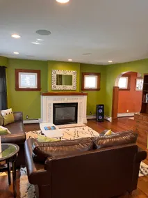 Modern Full Home: Hot Tub, Updated Kitchen & Bath - Image 3