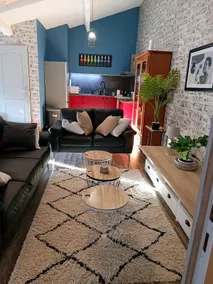 New York T3 Loft with Pool - Image 5