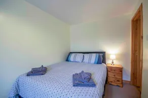2 Varis Apartments - Image 5