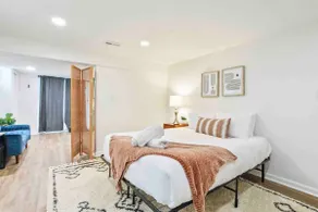 Cozy Suite in Towson l Free Parking + Laundry - Image 4