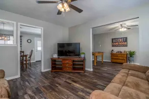 The Hornet Hive~3BR, 2BA~Pool Table~Fun~Clean! - Image 4