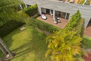 Fantastic pool in the city center! - Image 4