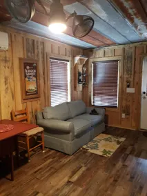 Farmhouse Cabin - Image 2