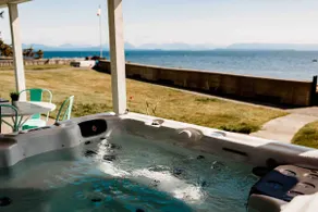 Stories Beach Ocean Front 2 Bdrm Suite W/Hot Tub - Image 3