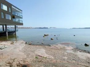 Island Retreat | 2BR, Seaside Walks & Free Parking - Image 4