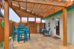 Lorna Beach Cottage at Spanish Village - Image 2