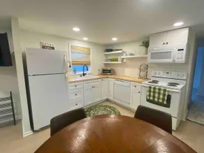 ALL THE COMFORTS OF HOME - CLOSE TO UPMC - Image 4