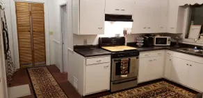 Well furnished 3br bungalow in downtown area - Image 5