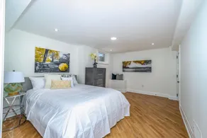 Sleak, bright 3 bedroom home with parking! - Image 2