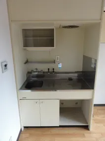 3-minute walk from the station, quiet studio 306, price for 2 people - Image 2