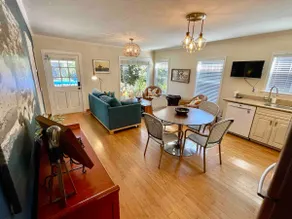 Beach Cottage near Sunny Cove and Santa Mo's - Image 5