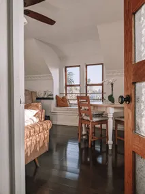 Sunny upstairs Unit w/ parking in 1920s Victorian - Image 4