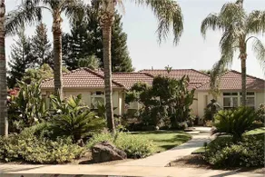 Large Beautiful Home With Quaint Courtyard - Image 2