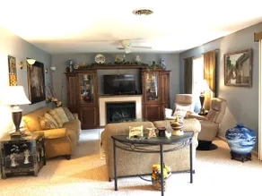 Serene Lake House - Image 2