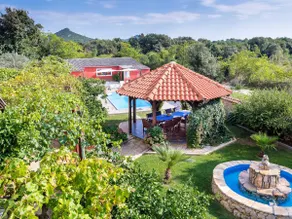 Luxury Villa with swimming pool - Image 5